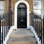Bright Belgravia Home By Underthedoormat